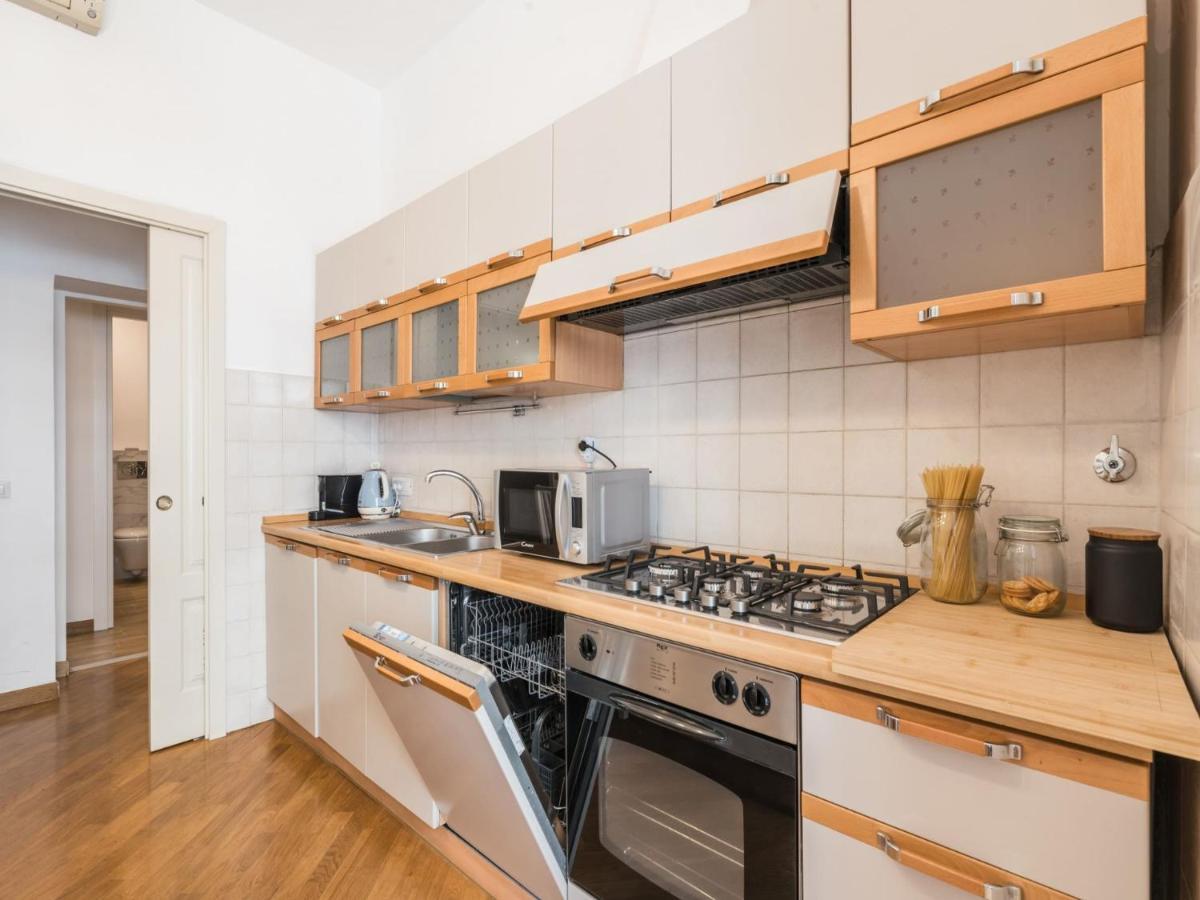 Appartamento The Rent - Spacious Three-bedroom Near The Colosseum Roma