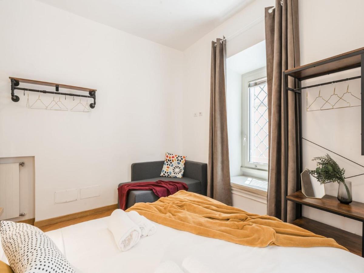 Appartamento The Rent - Spacious Three-bedroom Near The Colosseum Roma