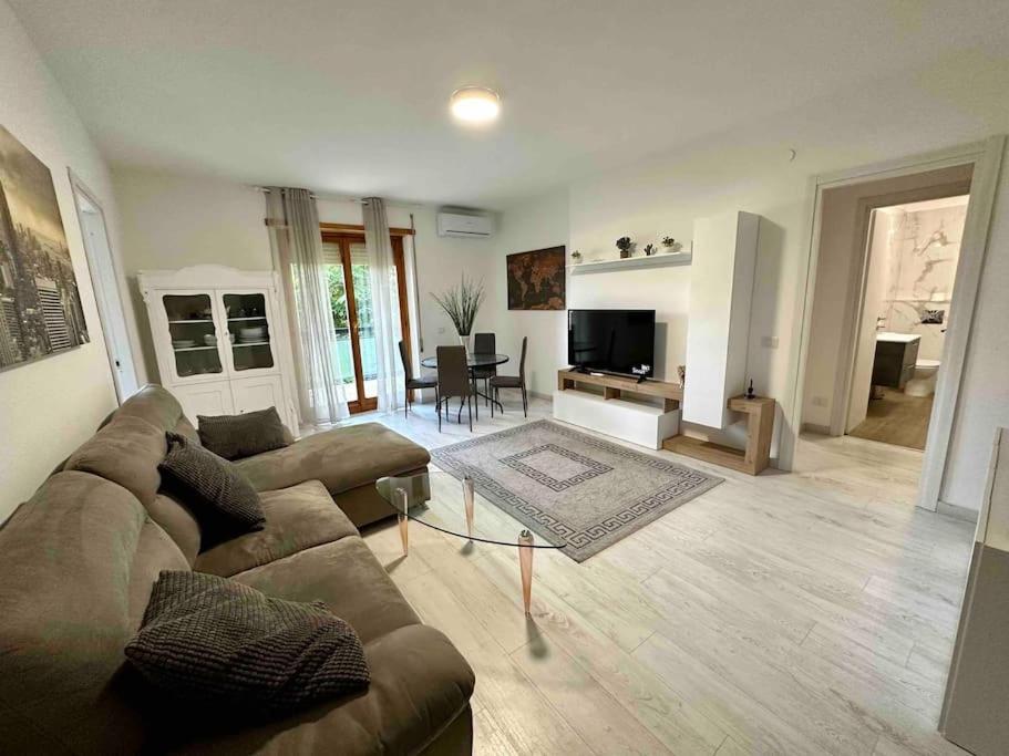 Apartamento Luminoso Domus Eur Roma