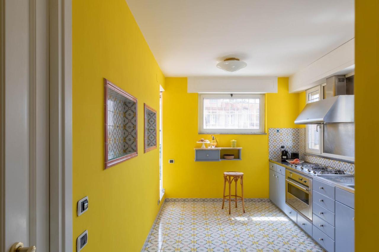 Iflat Margutta Colors On Canvas Apartamento