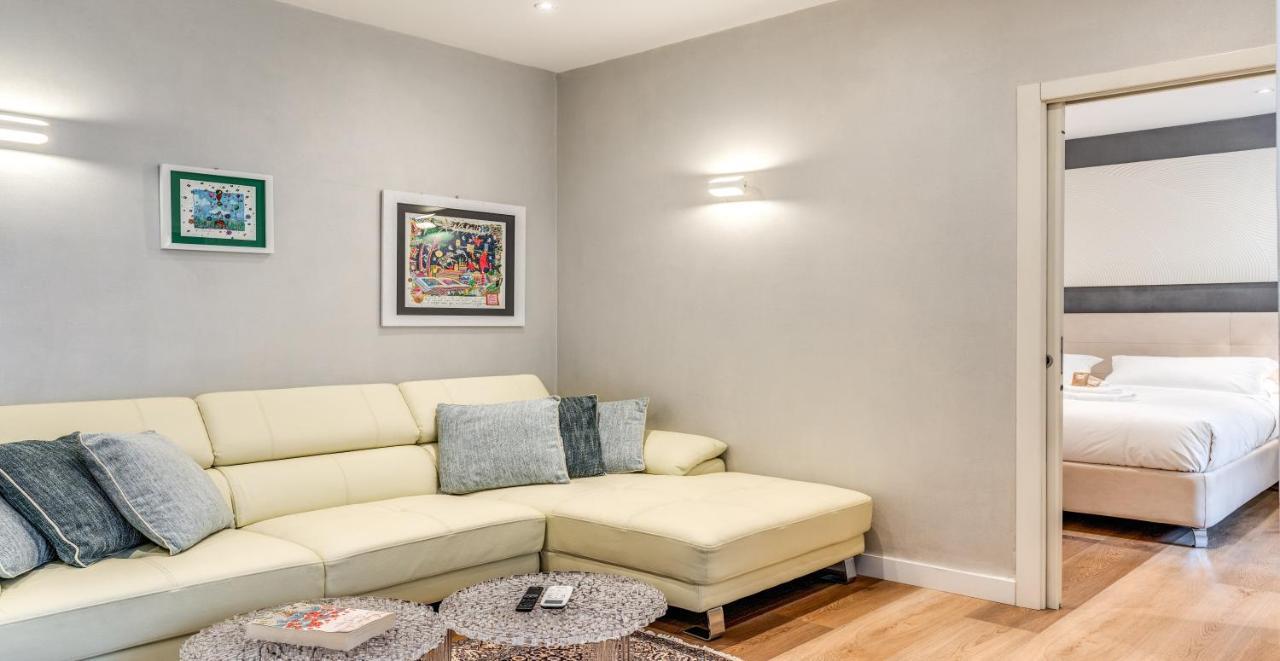 Deluxe One Bedroom Apartment, Perfect Location, Air Cond Appartamento