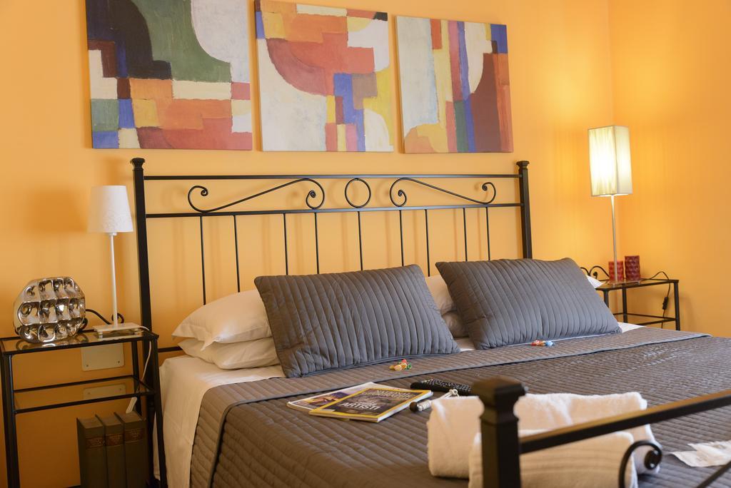 Bed and breakfast Style House