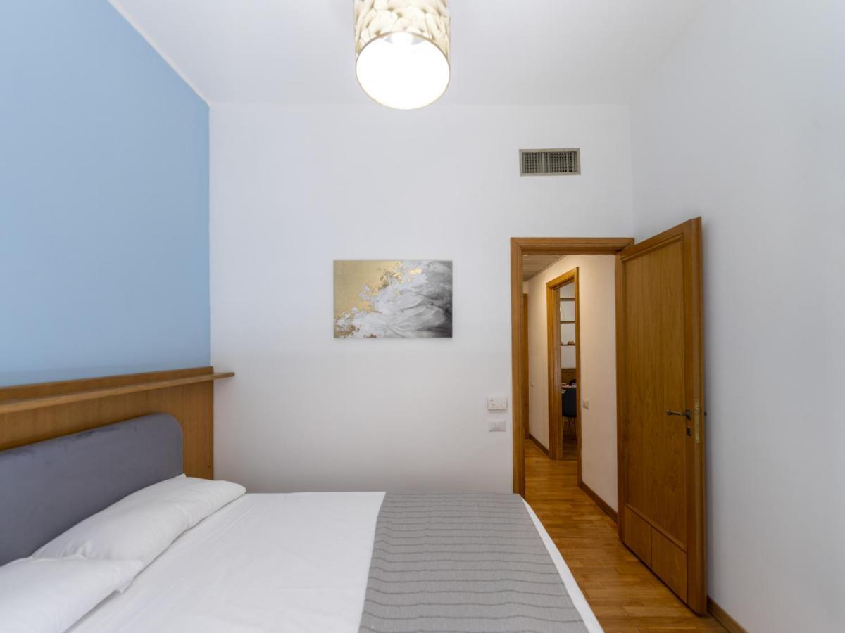 Rome Apartment *