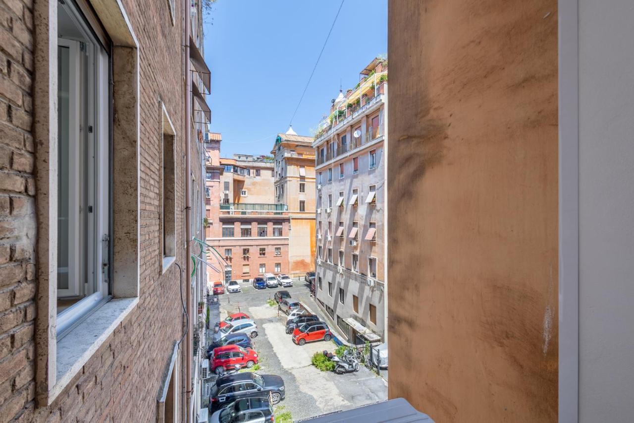 Leilighet Iflat Wood And Marble Riverfront Roma