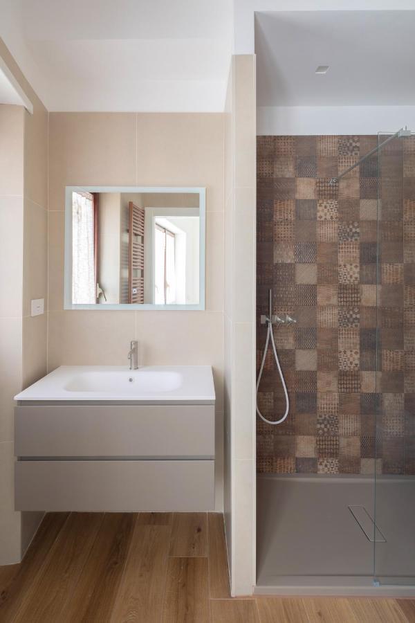 Apartamento - Ruins House - 750m From The Metro Station Roma