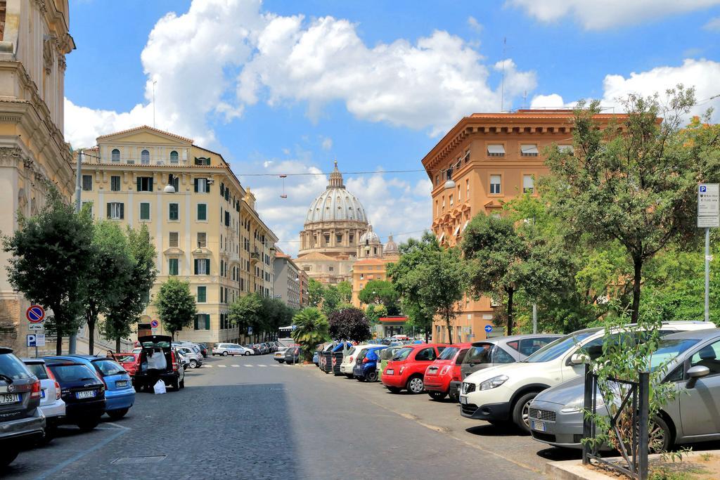 La Stazione Del Vaticano Rome