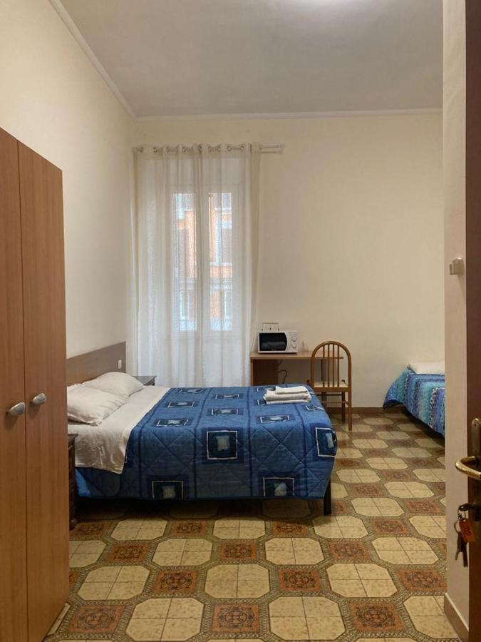 Interno 3 Rom