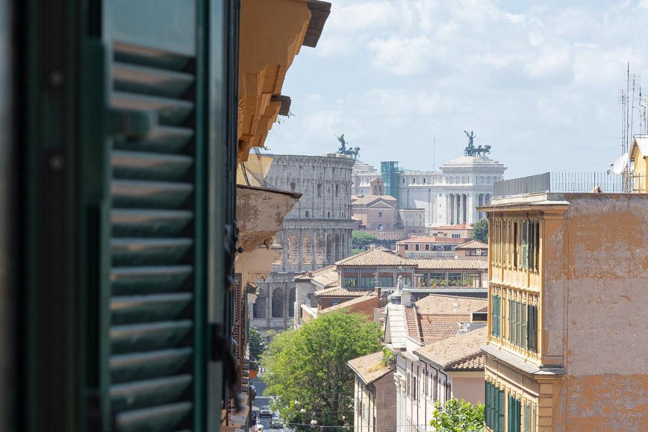 Colosseo Modern By In Apartamento Roma