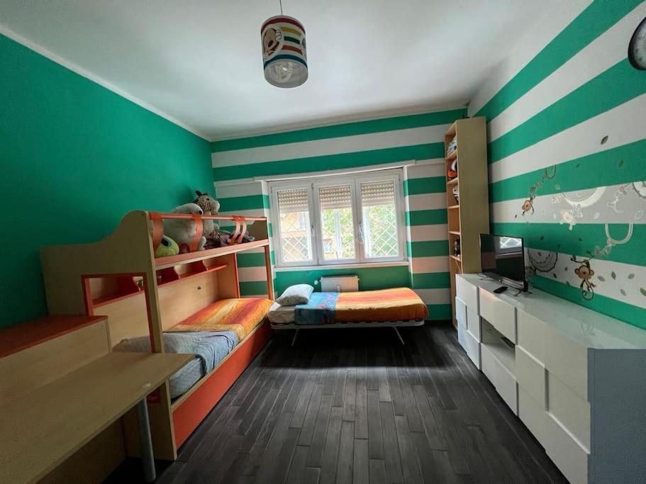 Nathan House, Due Apartamento Roma
