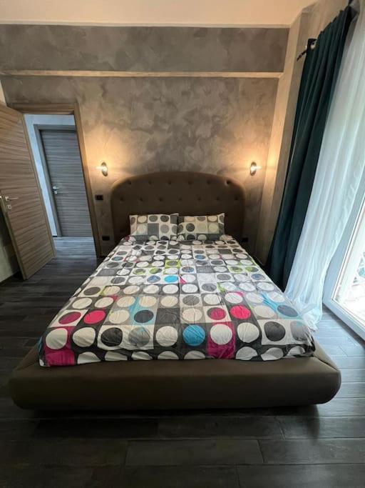 Nathan House, Due Apartamento Roma