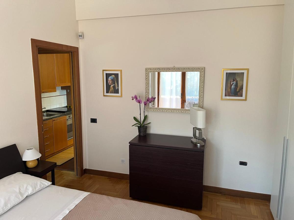 Eashome Eur Mostacciano Bilocale Adiacente Ifo Apartment Rome