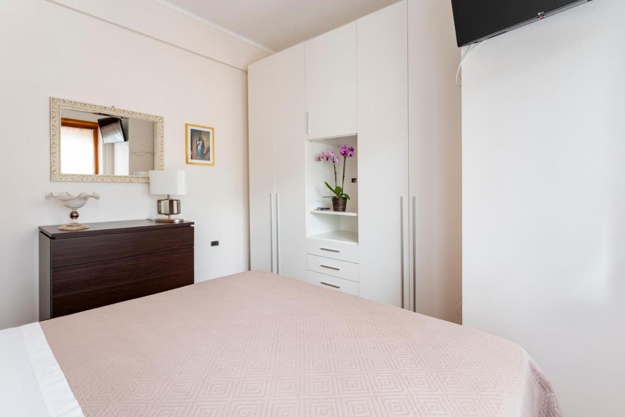 Eashome Eur Mostacciano Bilocale Adiacente Ifo Rome