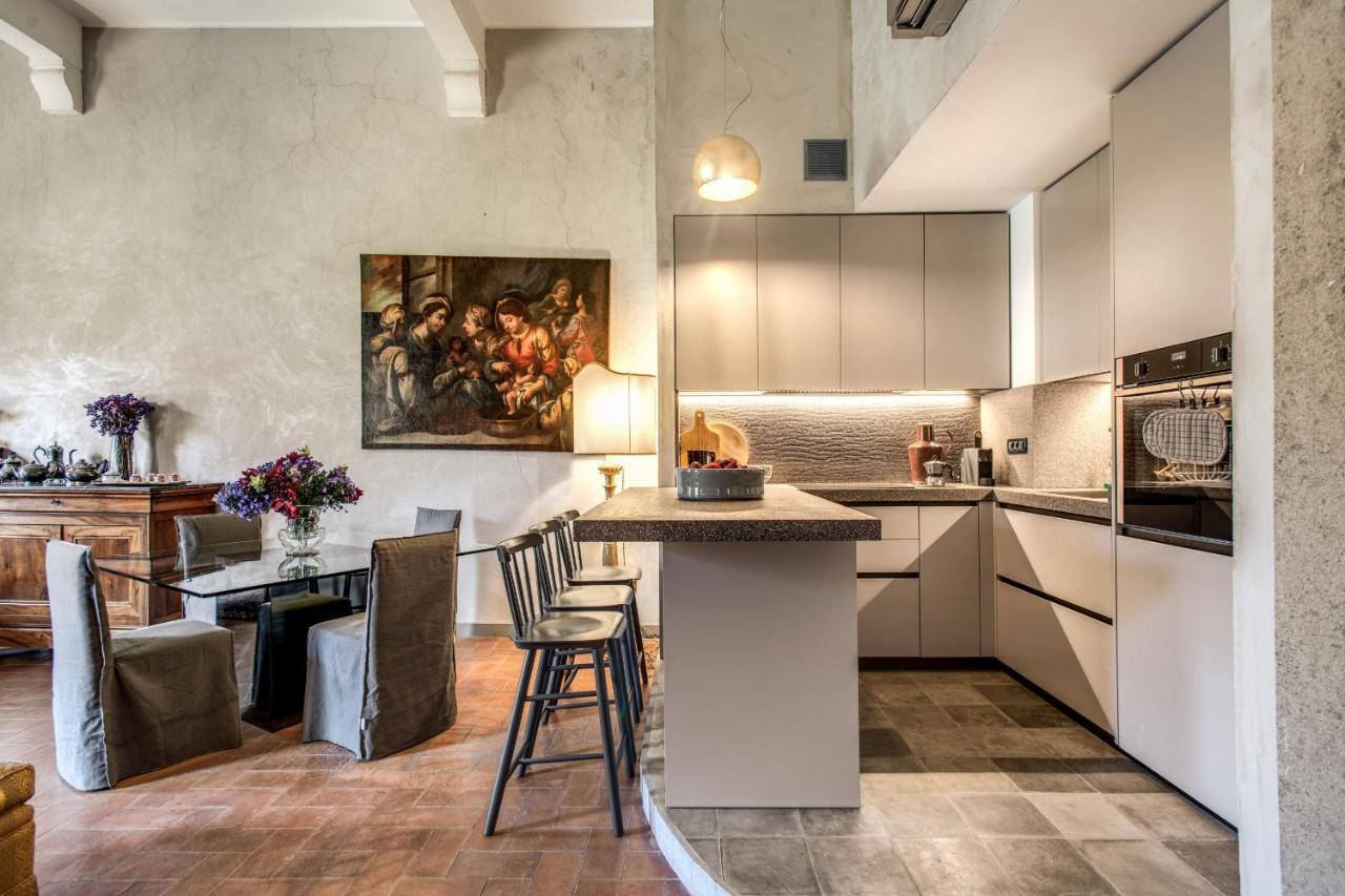 Wonderful With Balcony In Piazza Margana * Roma