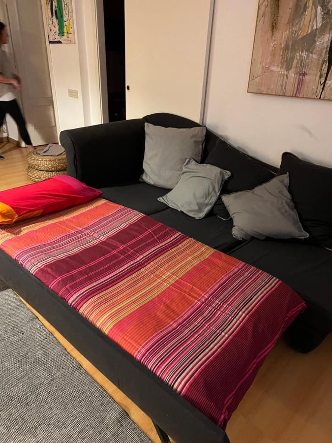 Lovely Art 2 Bedroom Flat Next To Metro Station Lodi Apartamento