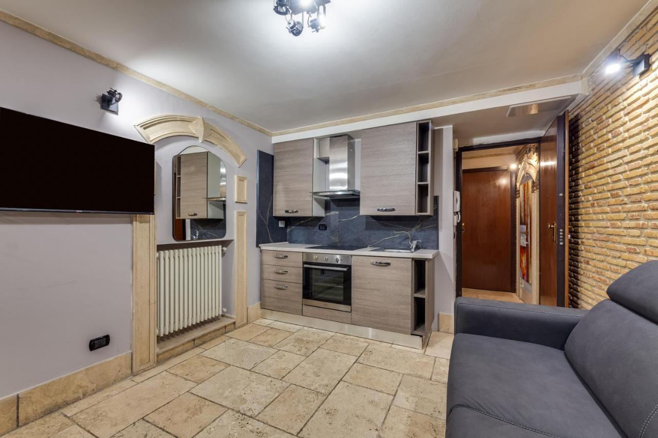 Lares Navona Apartment *