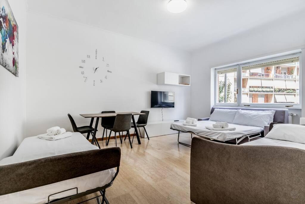 Tiburtina White House Apartment Rom