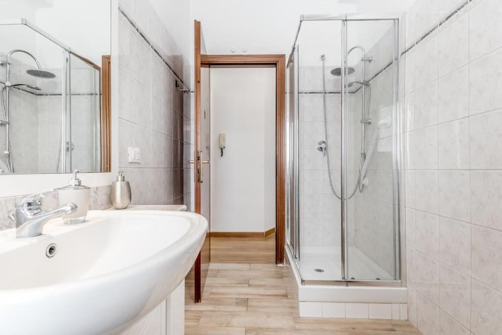 Tiburtina White House Apartamento *