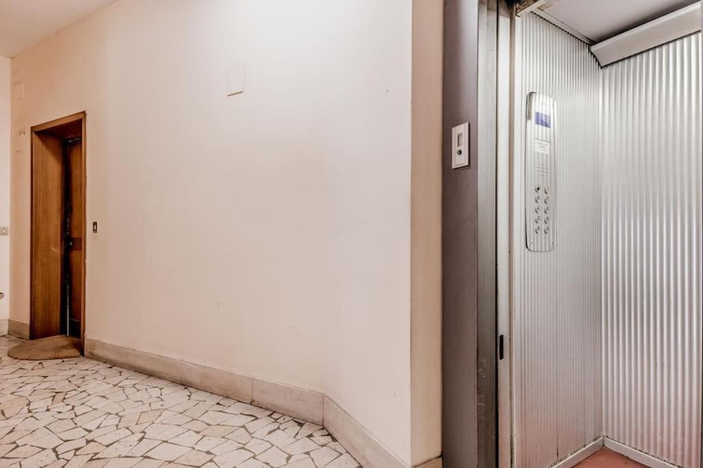 Tiburtina White House Apartamento *