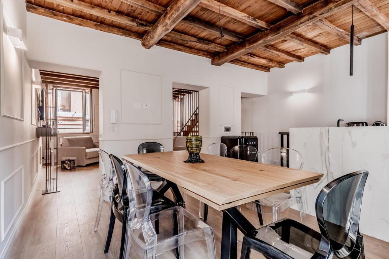 - Vittoria Palace *