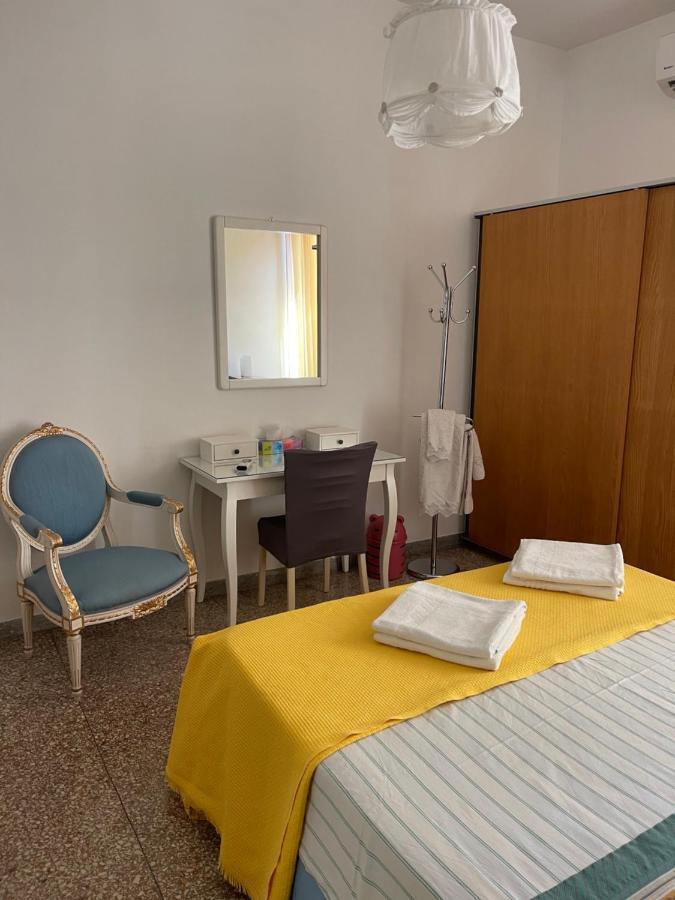 Stanza De Casa Rom