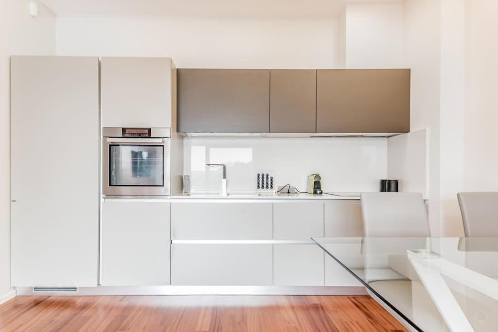 Apartamento Luxury Front Of Cavalieri Hilton *