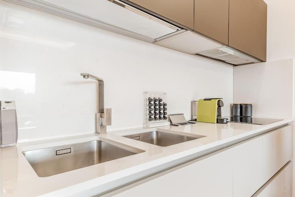 Luxury Front Of Cavalieri Hilton Apartamento *