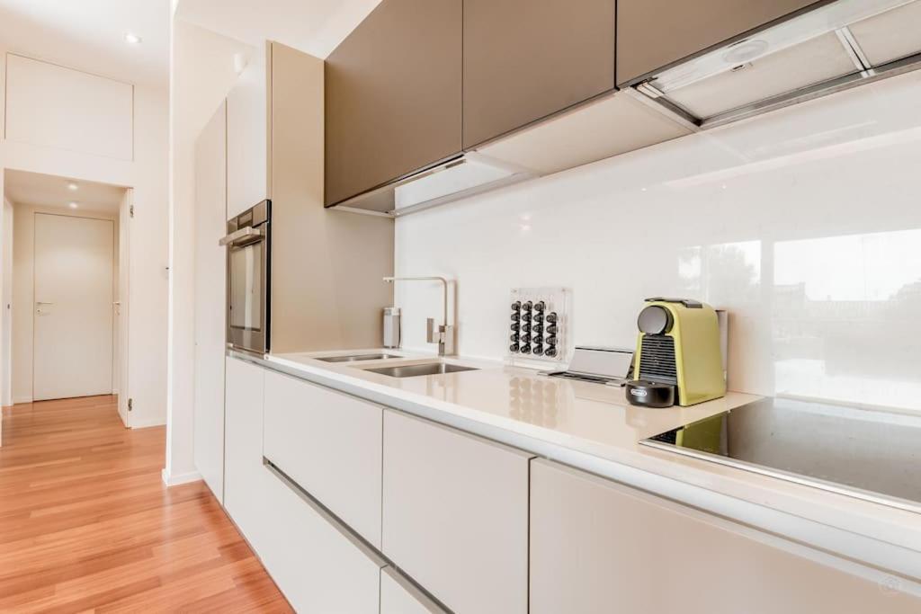 Luxury Front Of Cavalieri Hilton Apartamento
