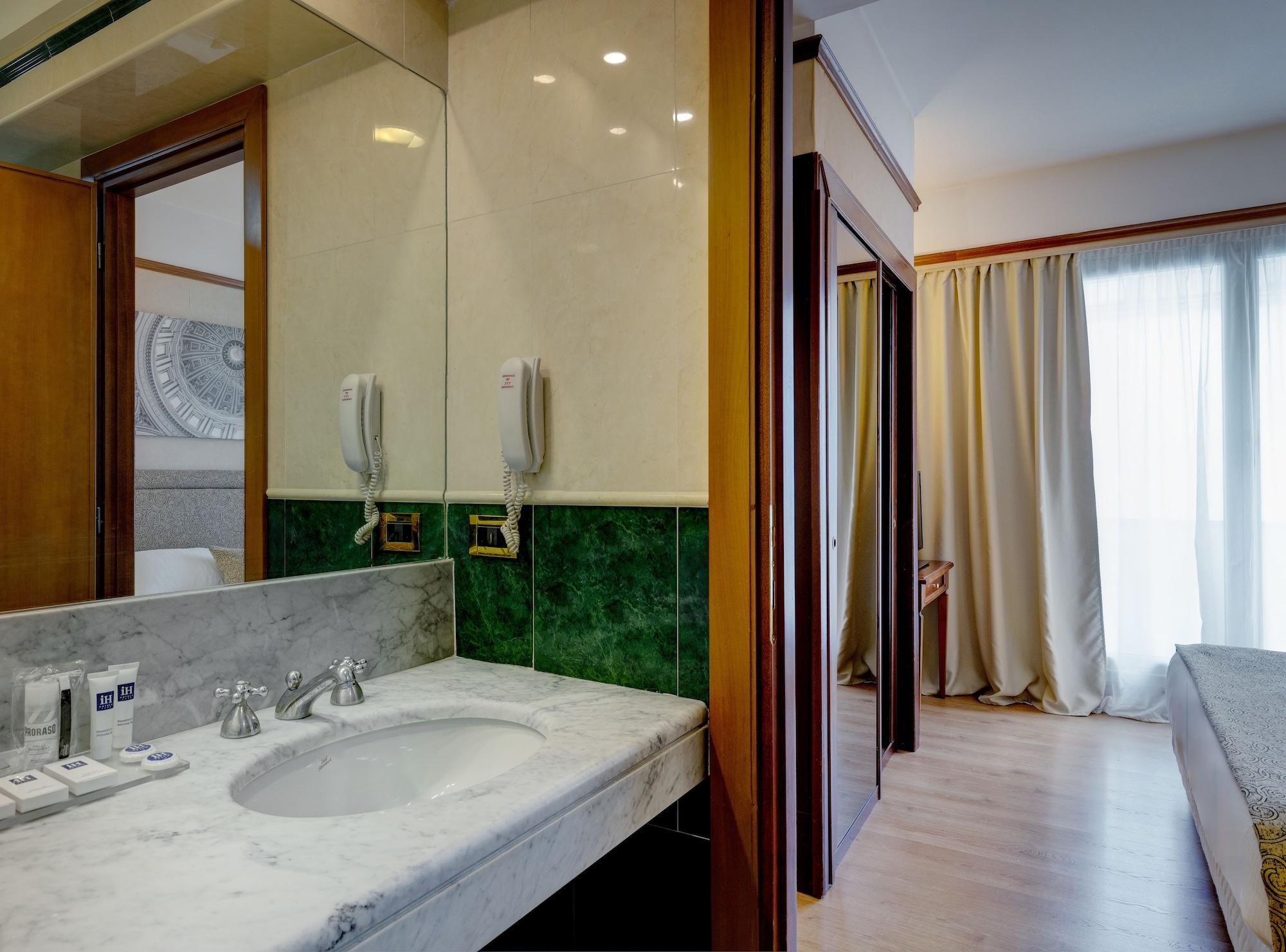 Hotel Nyx By Leonardo 4*