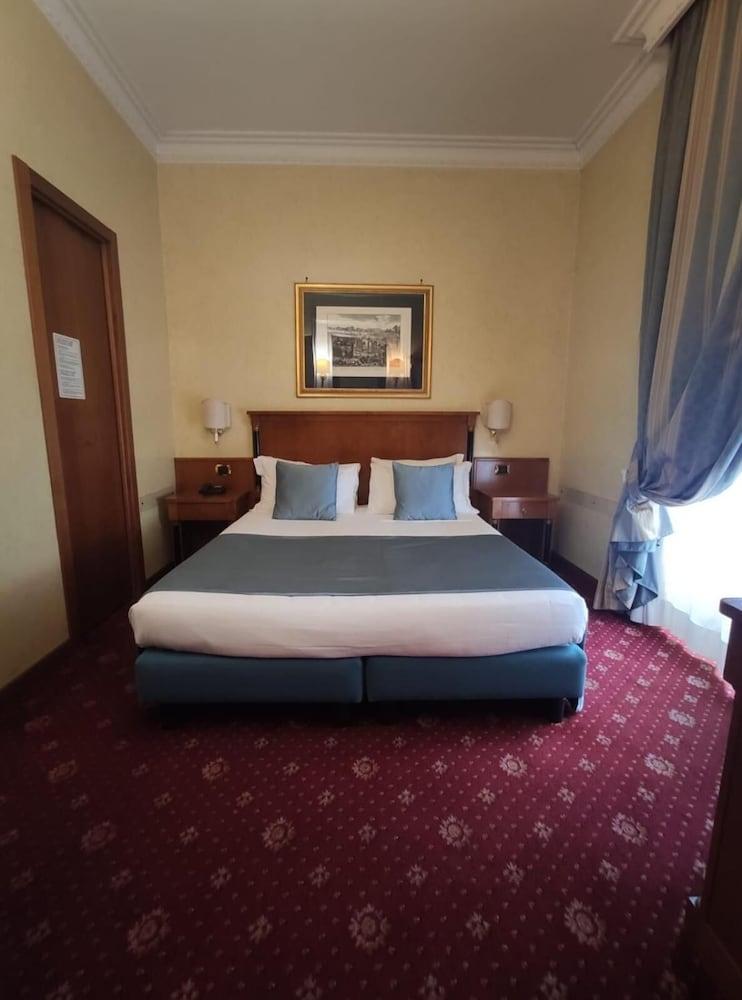 Hotell Miami 3*