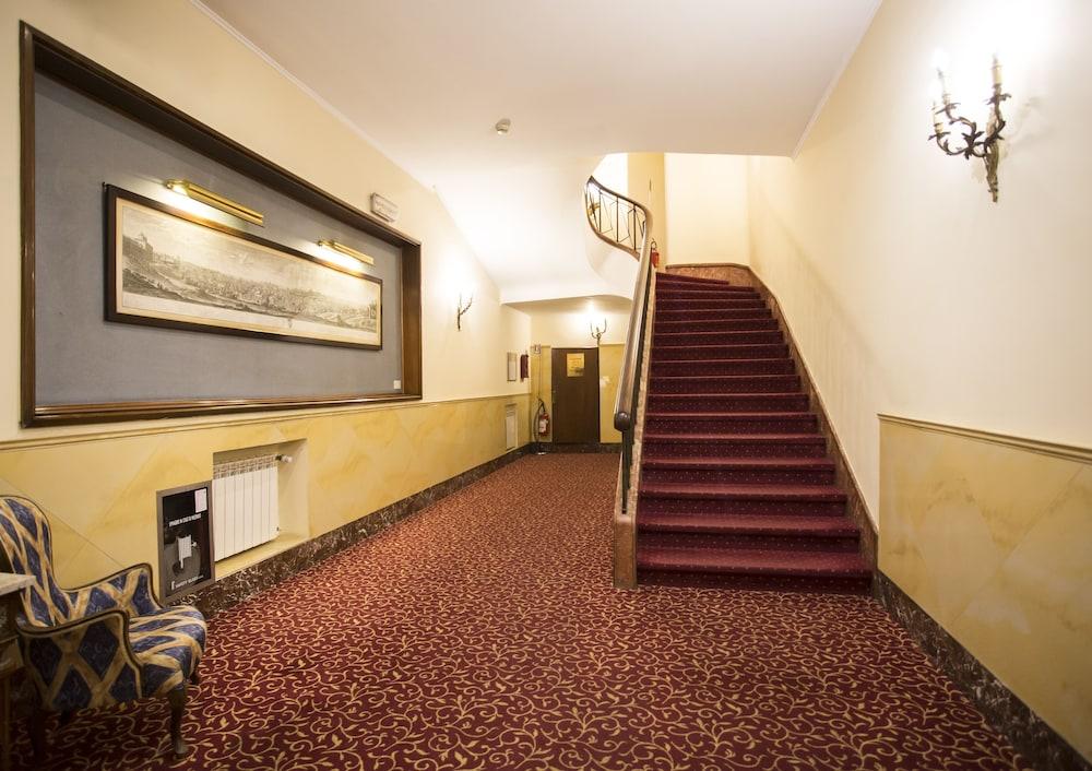 Napoleon Hotell 4*
