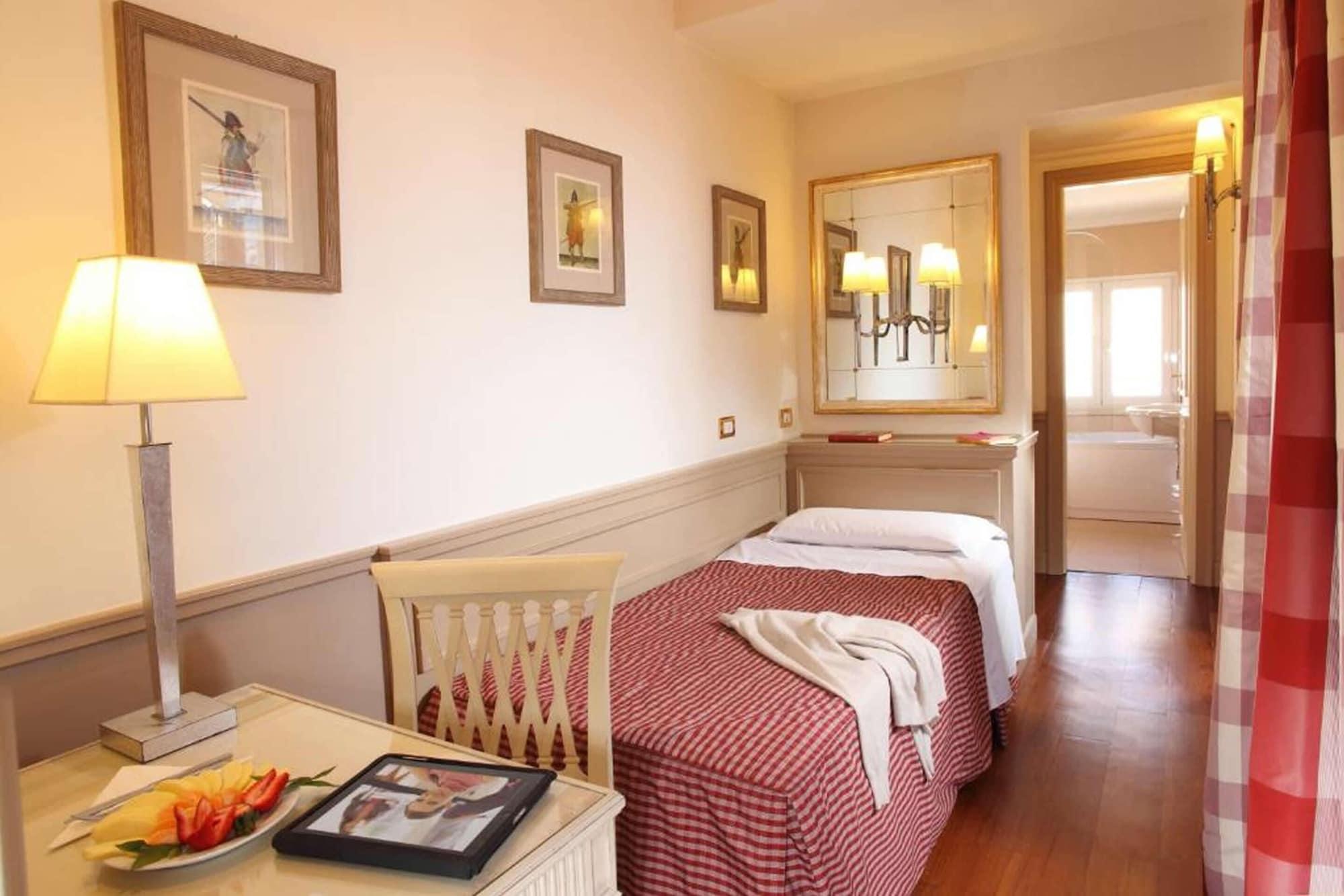 Hotell Glori 4*