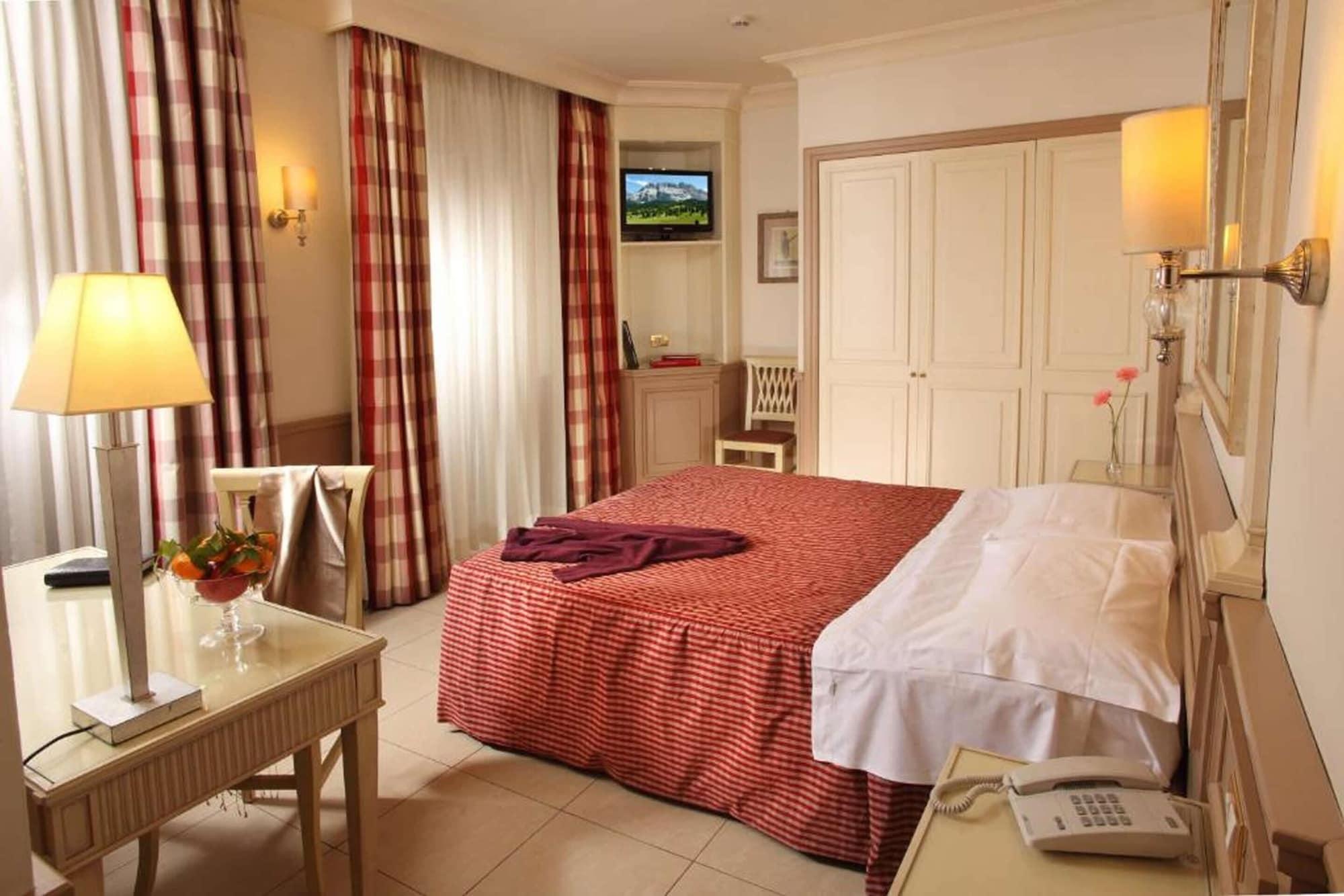 Glori Hotell