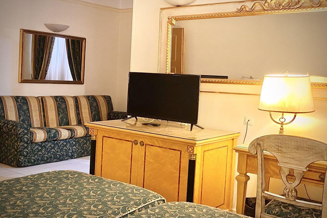 Champagne Palace 4* Roma