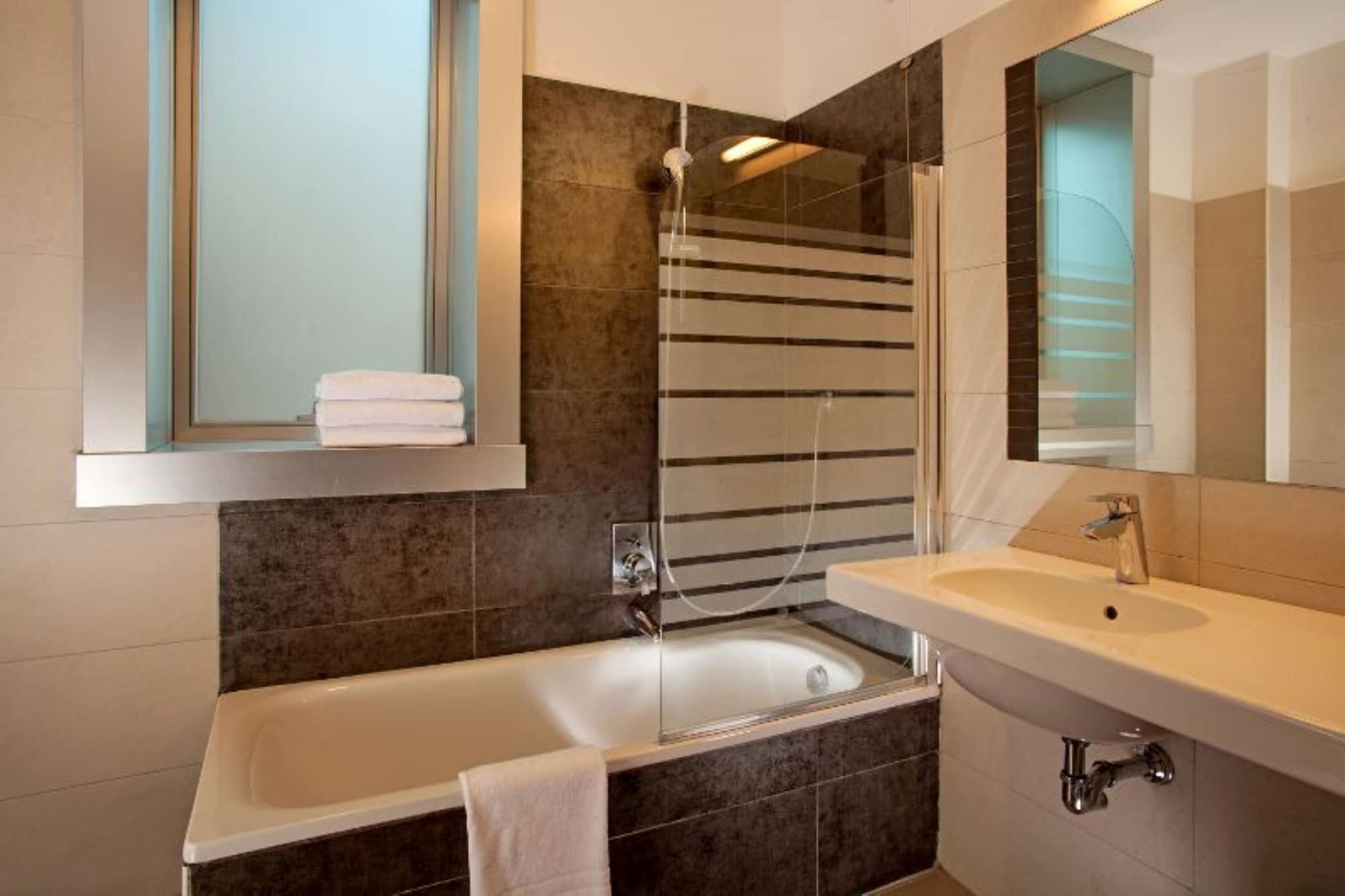 Hotell Artis 4*