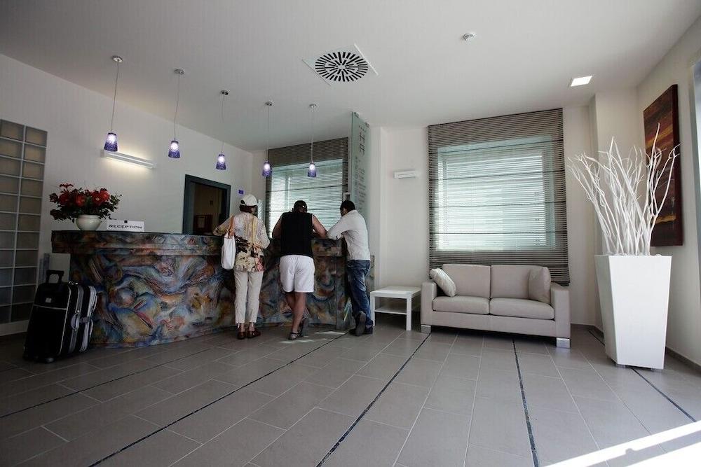 Hotell Artis 4*