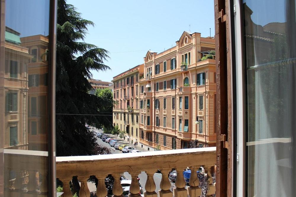 Ferrari Bed & Breakfast Roma