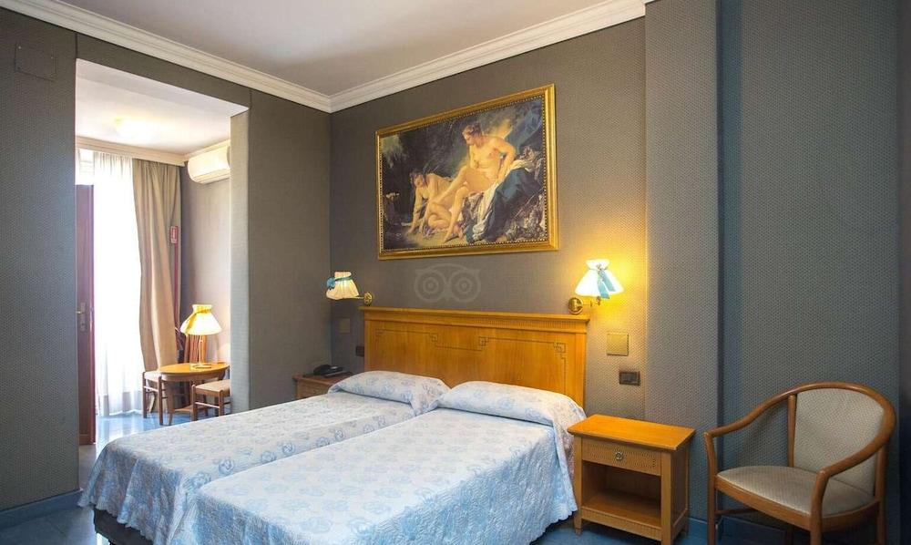 Rimini Hotell 3*