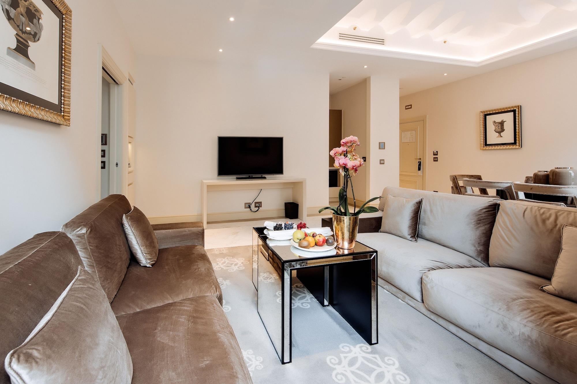 Aleph Hotel, Curio Collection By Hilton 5* Roma