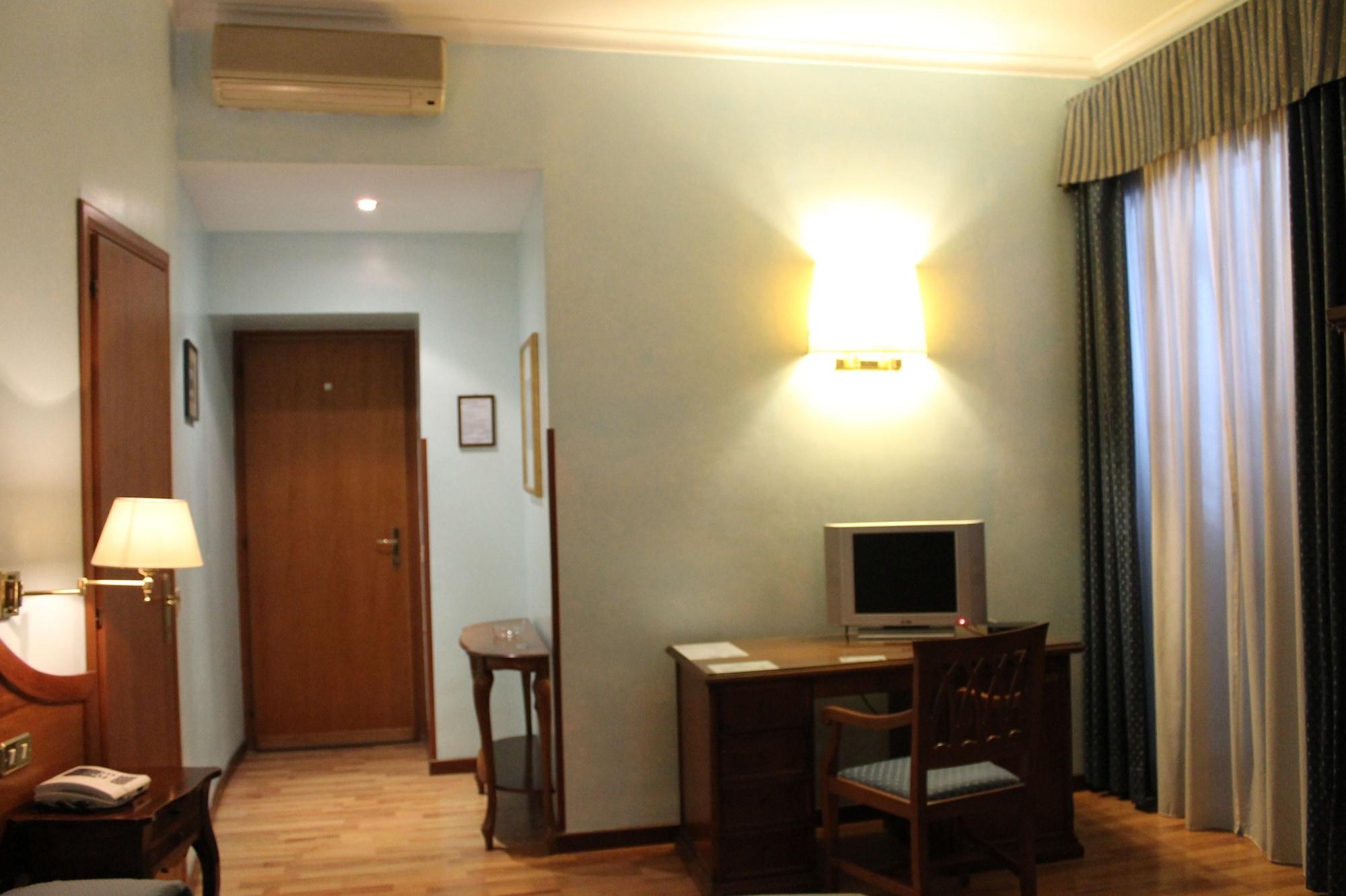 Fiori Hotell 2*