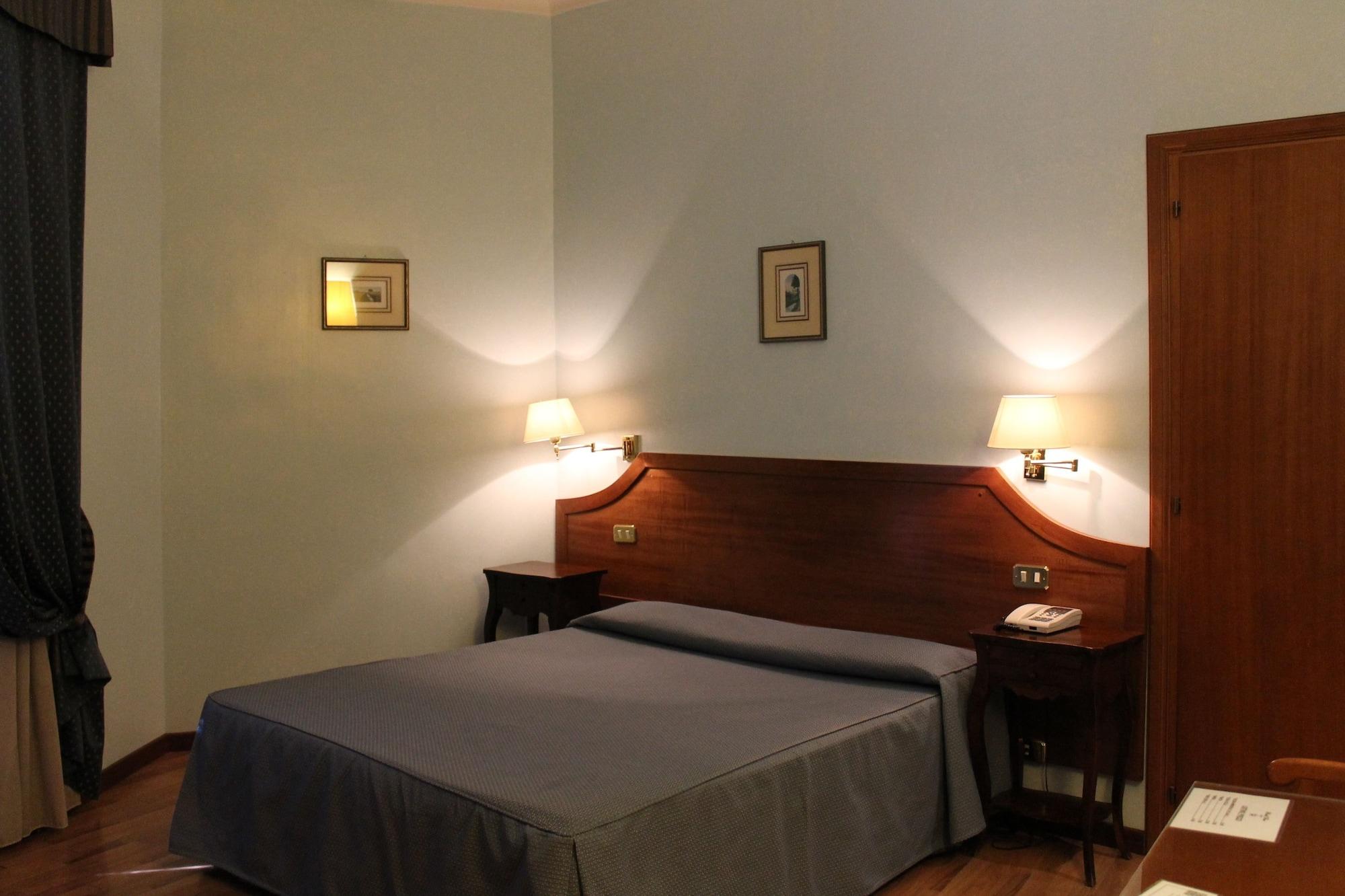 Fiori Hotell 2*