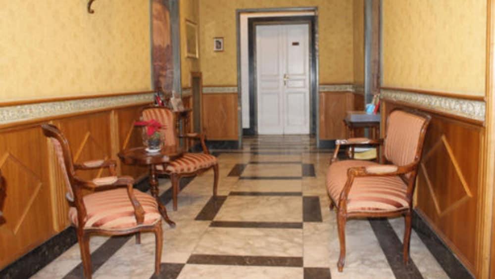 Fiori Hotell 2*