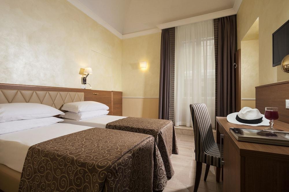 Kennedy Hotell 3*