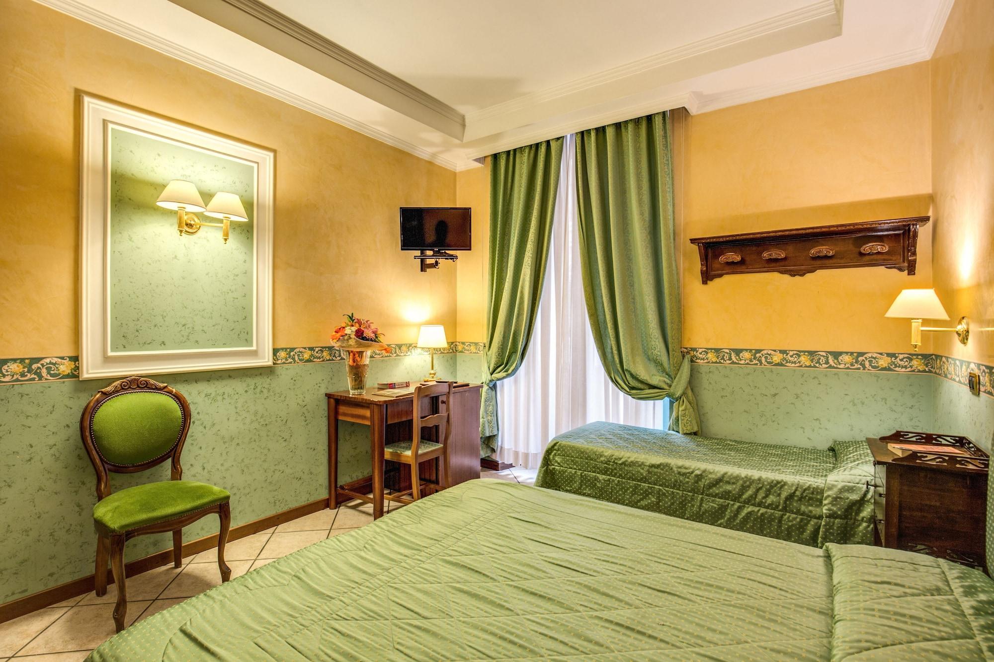 Hotell Montreal 3*