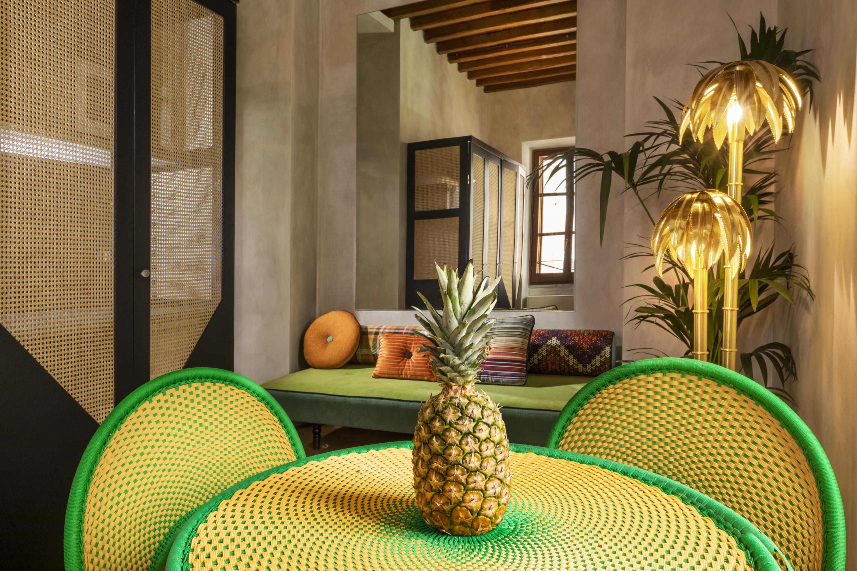 Palm - Small Luxury Of The World *