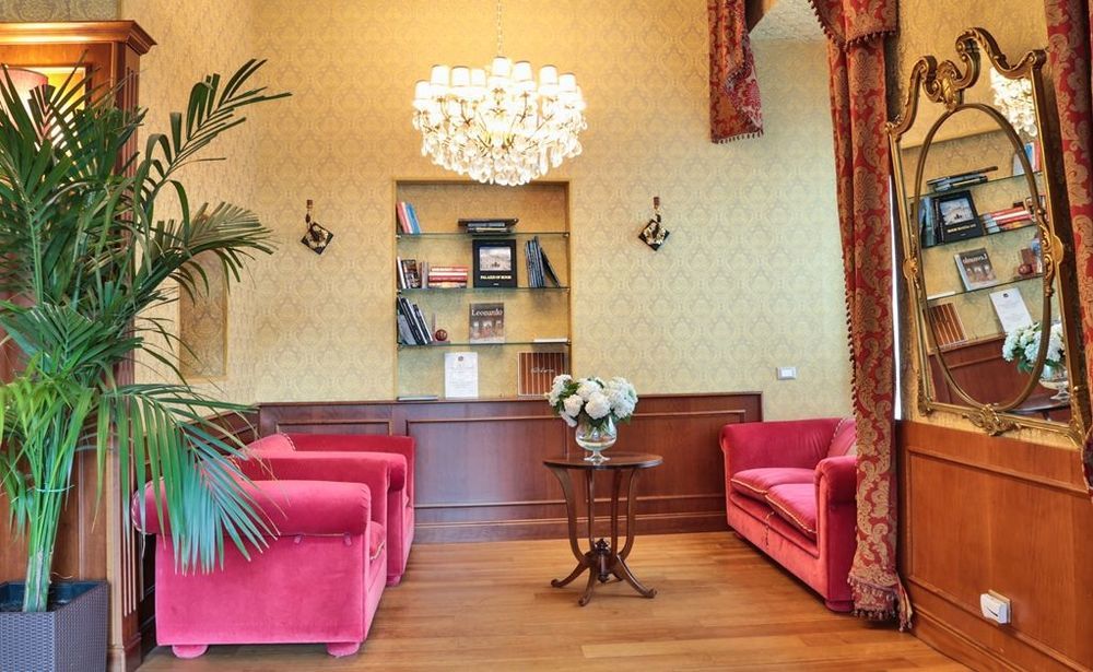Milton Hotel 4*