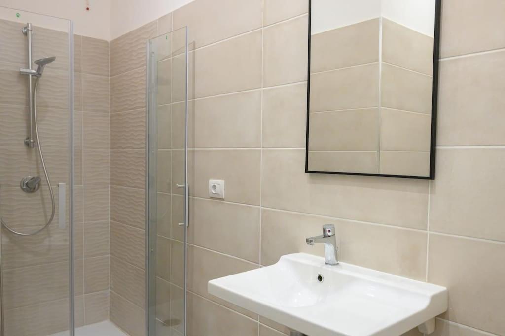 Apartment Laura Sweet Con Piscina *