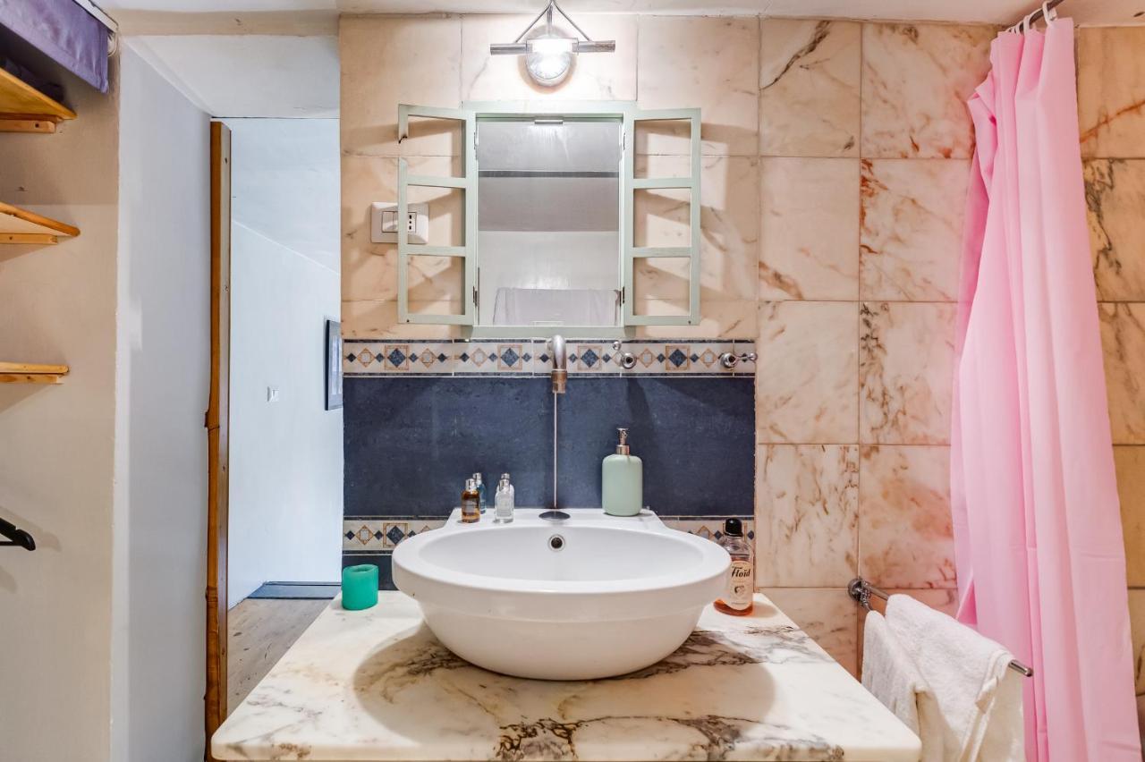 Penthouse In Exclusive Borgo Pio District Apartment Rom