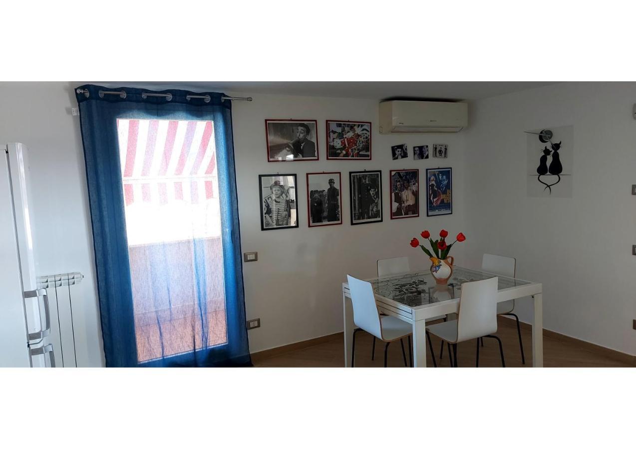 Attico Con Terrazzo Apartamento