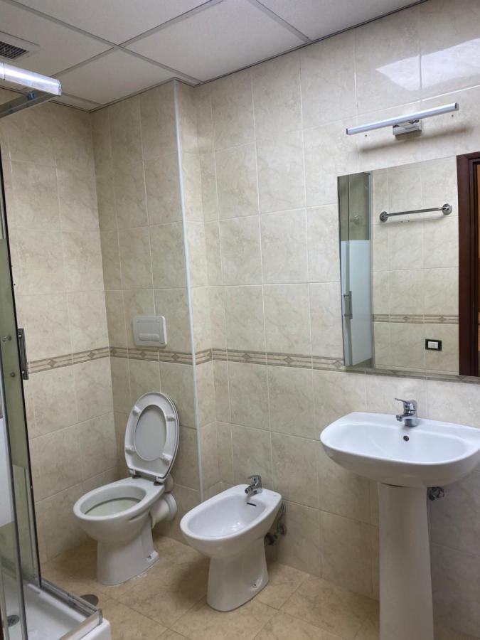 Hotell Alex Square 3*