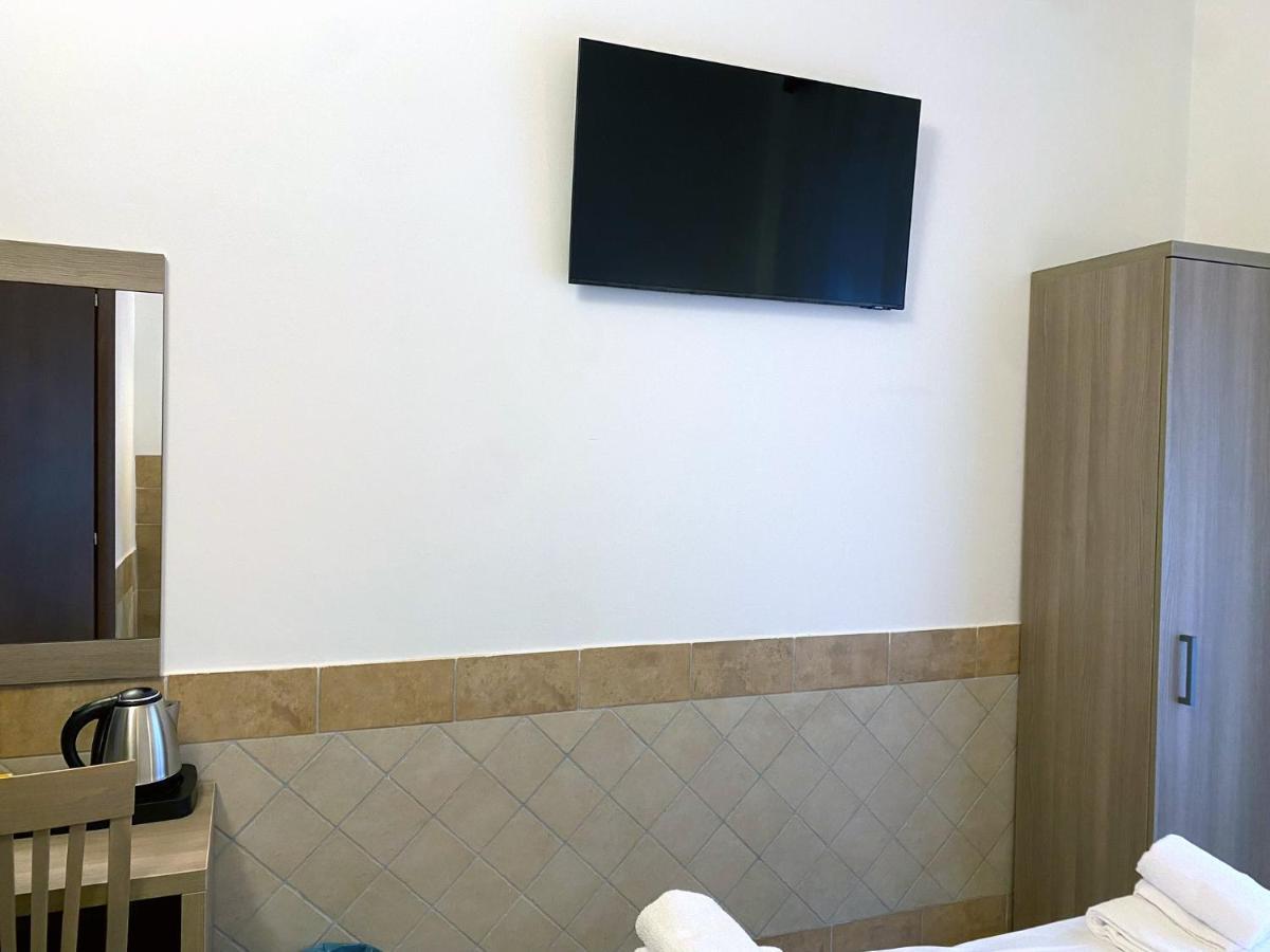 Hotell Alex Square 3*